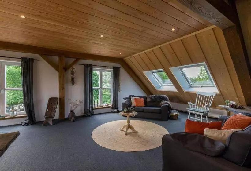 Majatalo De Notenboom