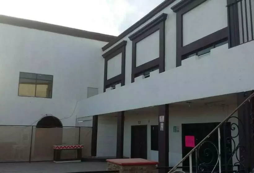 ペンション Sleeps 16 People Goliath Super Apartment 2 Minutes From Sandy Beach