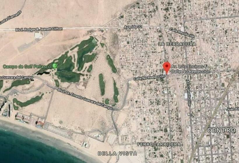 Panzió Sleeps 16 People Goliath Super Apartment 2 Minutes From Sandy Beach