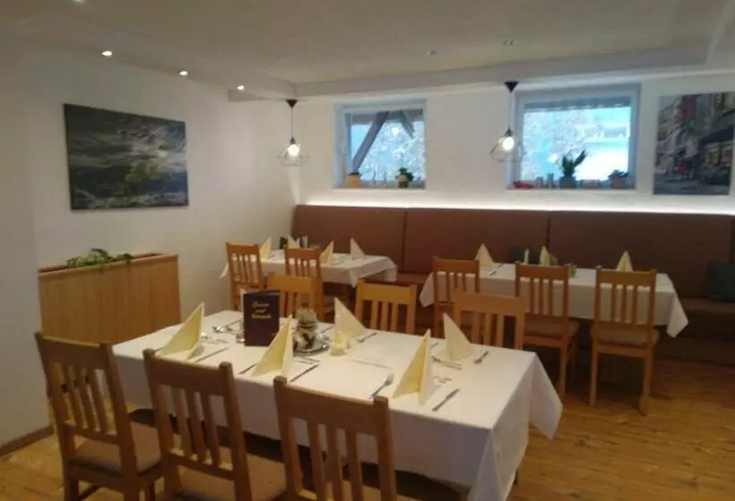 Aamiaismajoitus (B&B) Gästehaus Kling