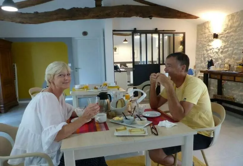 Aamiaismajoitus (B&B) L Alambic De L Estuaire