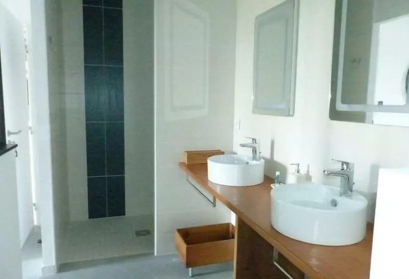 Aamiaismajoitus (B&B) L Alambic De L Estuaire