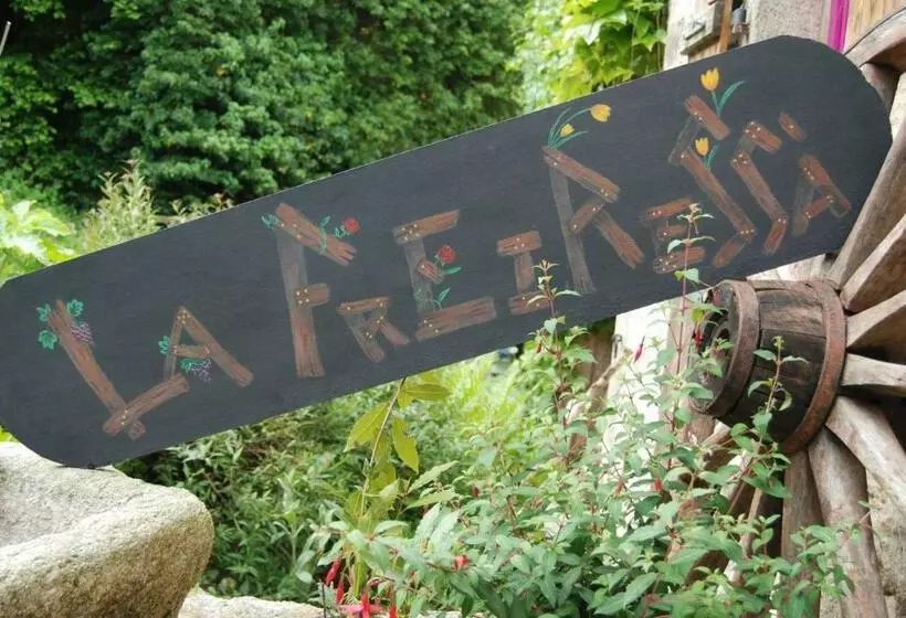 ベッドアンドブレックファースト La Freiressa