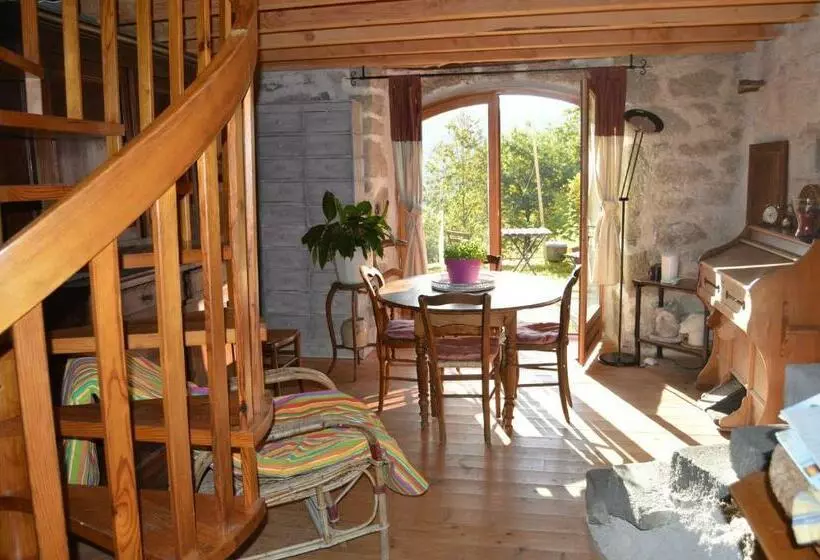 ベッドアンドブレックファースト La Freiressa