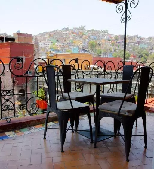 پانسیون Lofts Las Cuatro Puertas