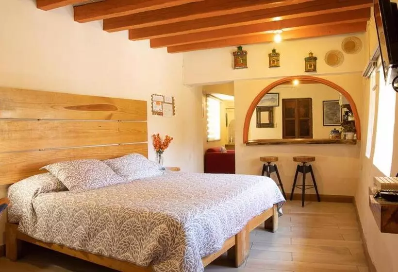 پانسیون Lofts Las Cuatro Puertas