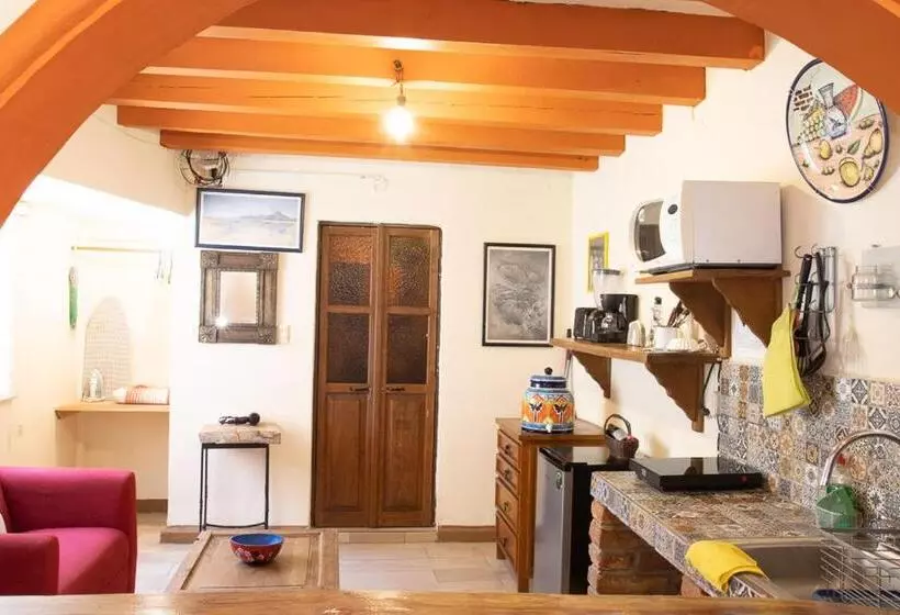 پانسیون Lofts Las Cuatro Puertas