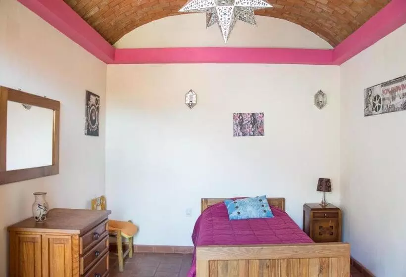 پانسیون Lofts Las Cuatro Puertas