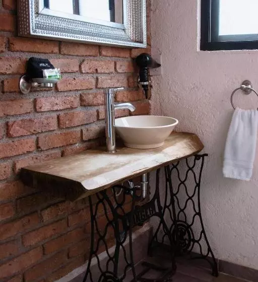 پانسیون Lofts Las Cuatro Puertas