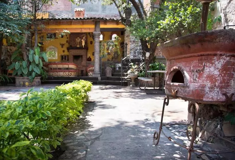پانسیون Lofts Las Cuatro Puertas