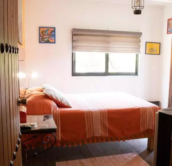 پانسیون Lofts Las Cuatro Puertas