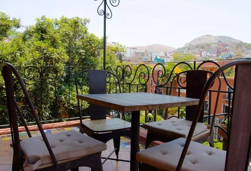 پانسیون Lofts Las Cuatro Puertas