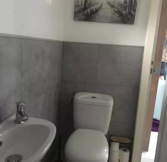 پانسیون Maison D’en Face