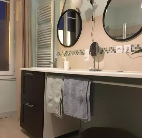 پانسیون Maison D’en Face