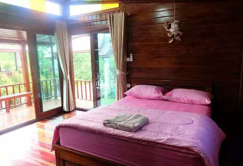 پانسیون Ruen Orathai Resort