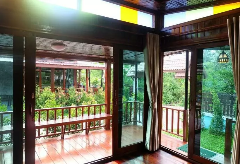 پانسیون Ruen Orathai Resort