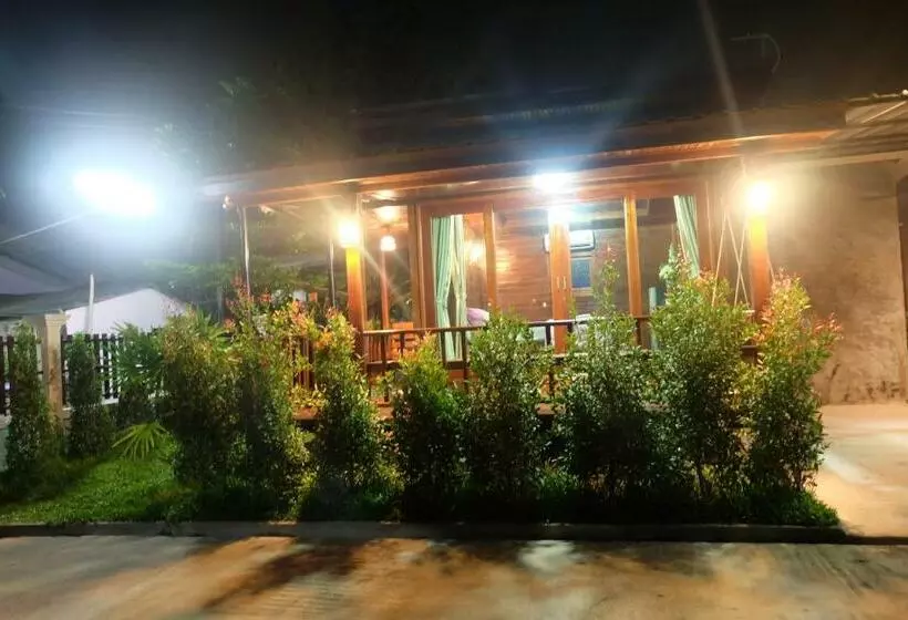 پانسیون Ruen Orathai Resort