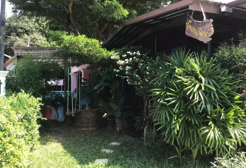 پانسیون Ruen Orathai Resort