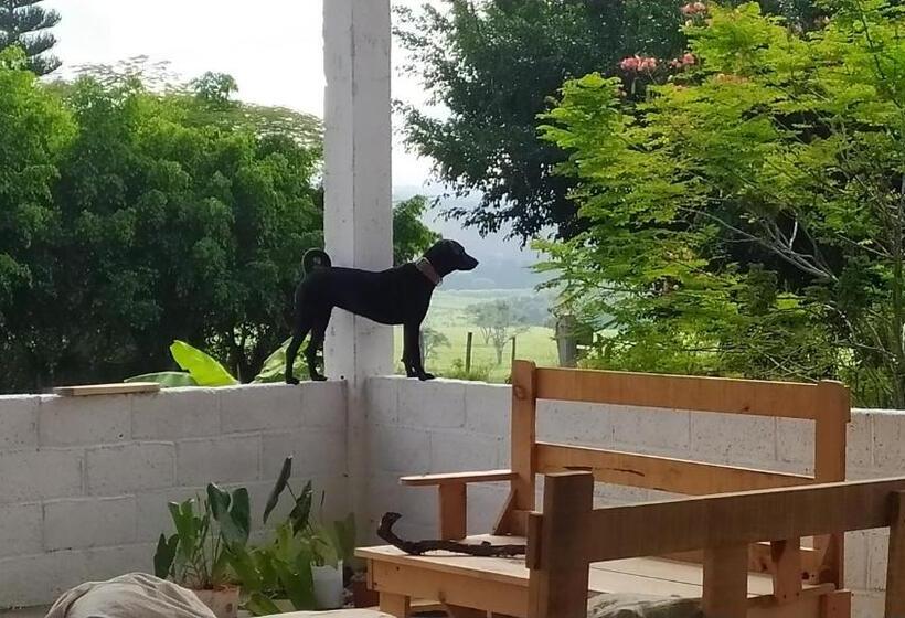 민박 Casita Tonina