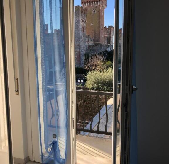 بنسيون Castello Centro Storico