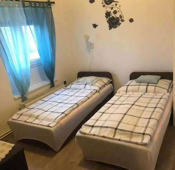 Majatalo Edit Vendégház Balatonszentgyörgy