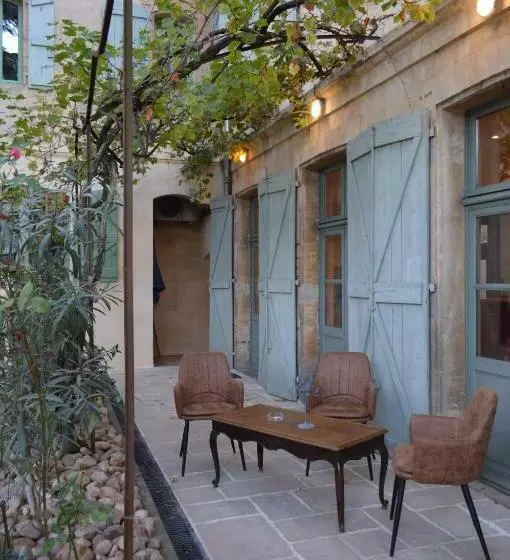 Majatalo L Inattendu