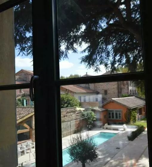 Majatalo L Inattendu