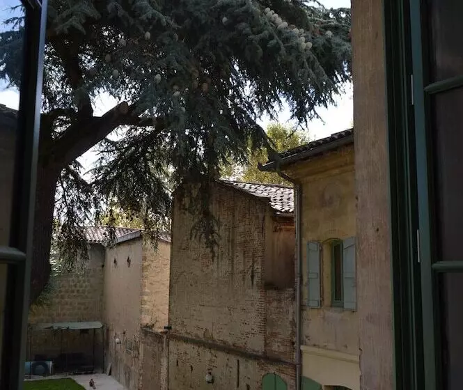 Majatalo L Inattendu