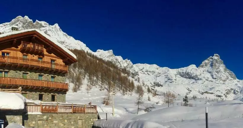 3 Chalets Apart