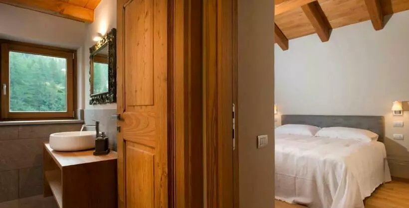 3 Chalets Apart