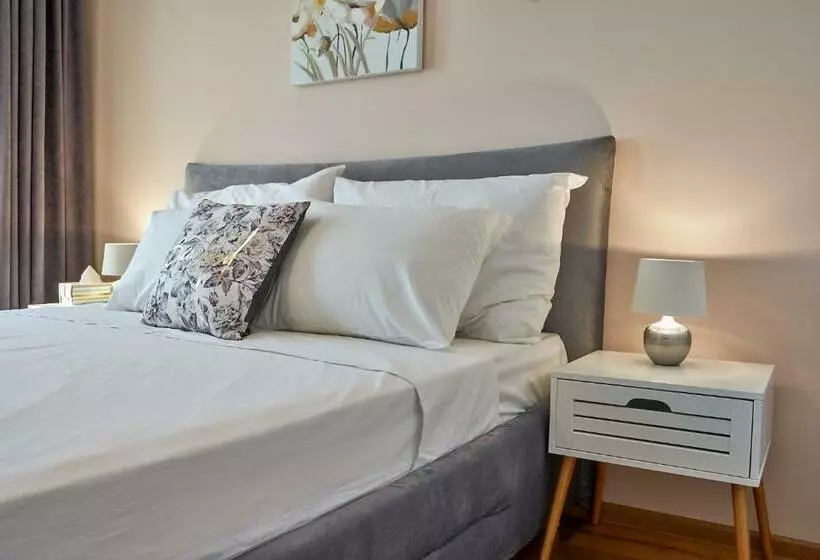 Adel Apartments