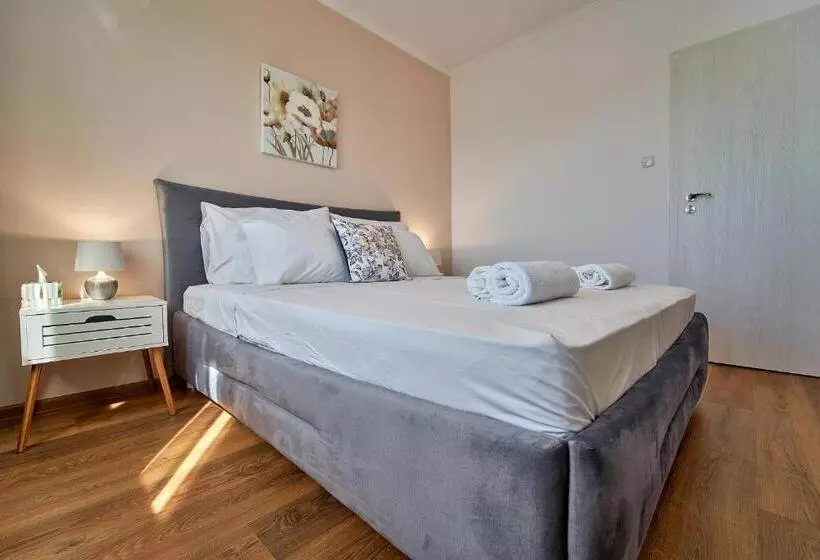 Adel Apartments
