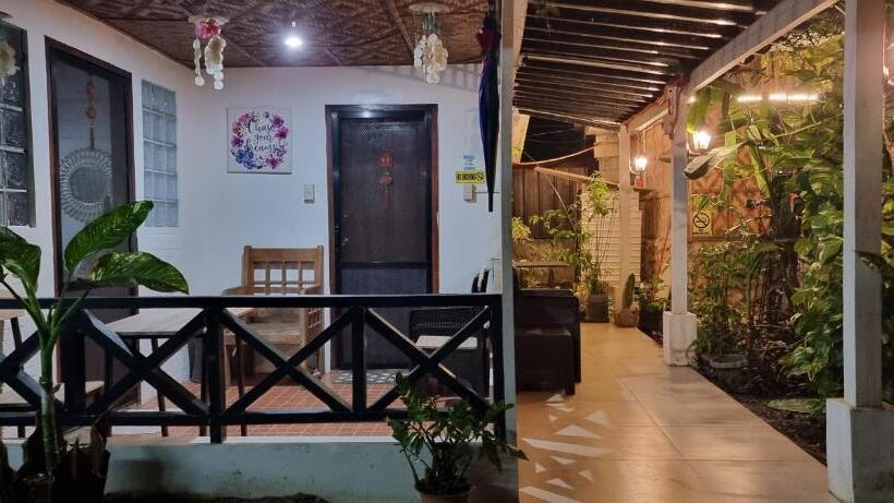 Albergue Mannah Garden Staycation Place