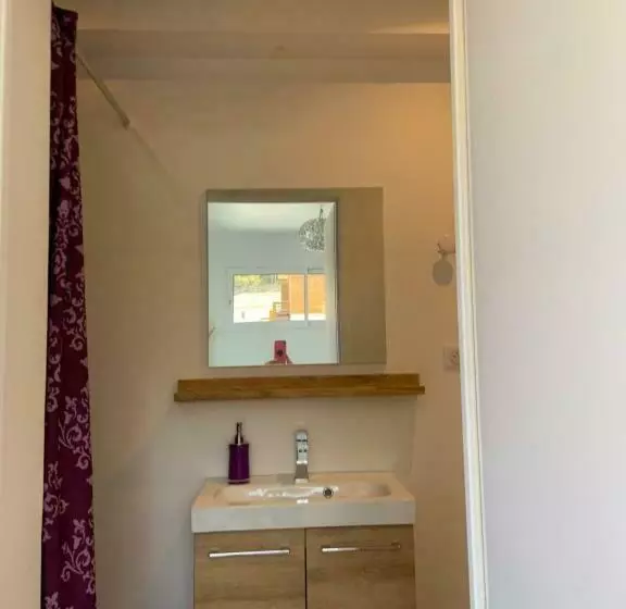 تختخواب و صبحانه Chambre Privée Avec Terrasse