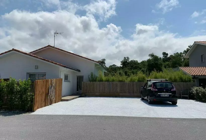تختخواب و صبحانه Chambre Privée Avec Terrasse