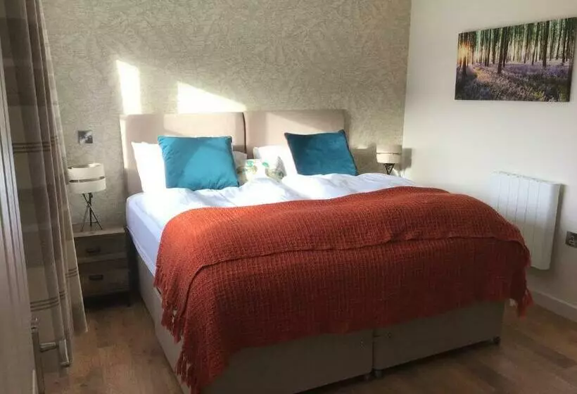 Aamiaismajoitus (B&B) The Grange Silverstone