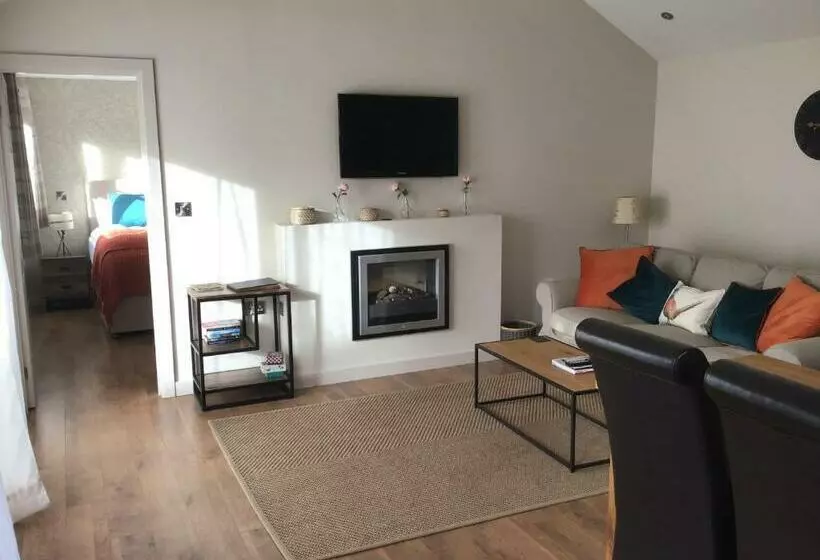 Aamiaismajoitus (B&B) The Grange Silverstone