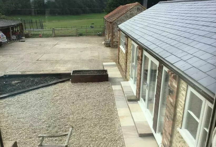 Aamiaismajoitus (B&B) The Grange Silverstone