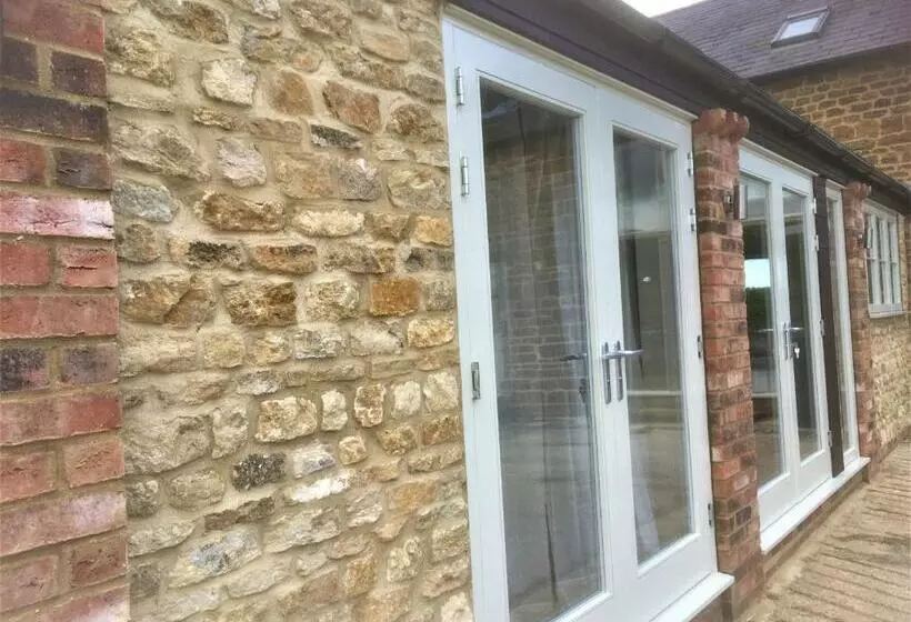 Aamiaismajoitus (B&B) The Grange Silverstone