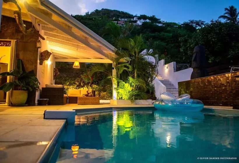 تختخواب و صبحانه Villa « Fleur De Pirate »