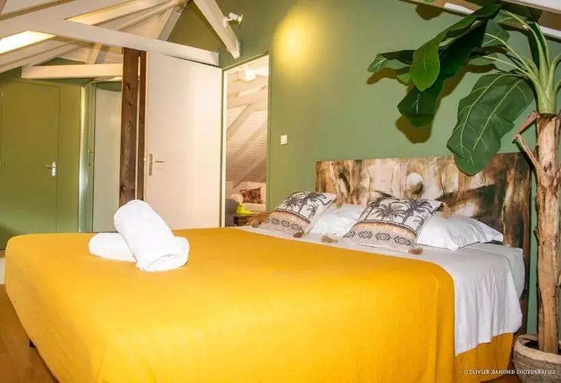 تختخواب و صبحانه Villa « Fleur De Pirate »