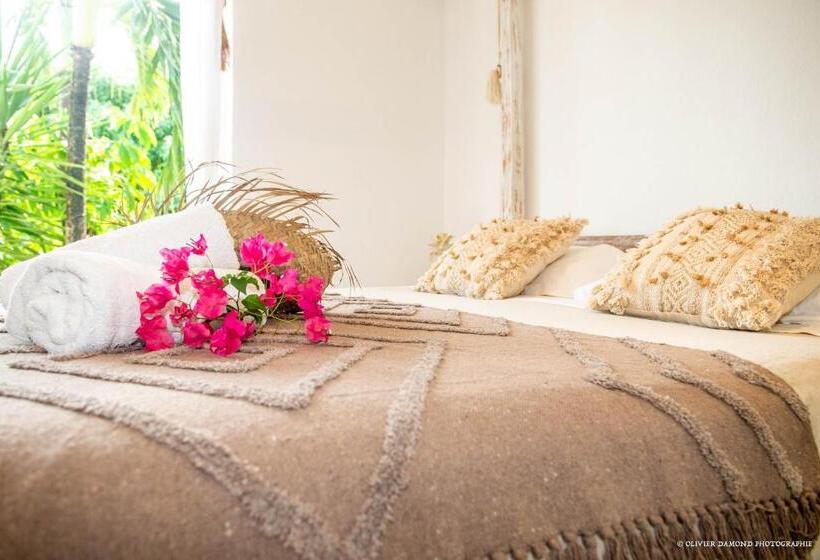 تختخواب و صبحانه Villa « Fleur De Pirate »