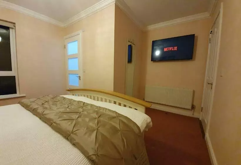 Aamiaismajoitus (B&B) Wolseley Park Guest House