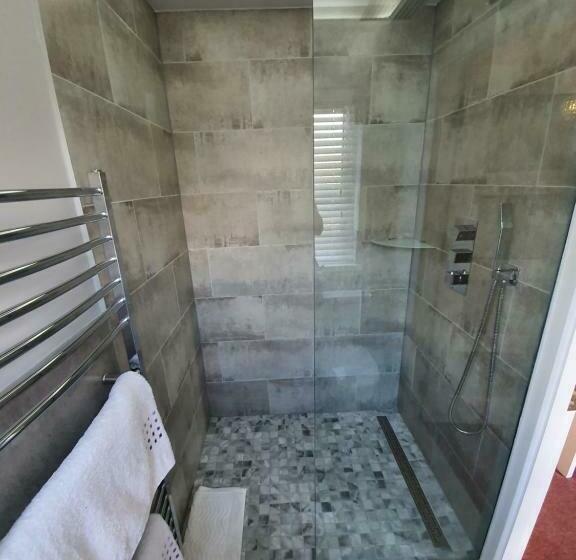 צימר Wolseley Park Guest House