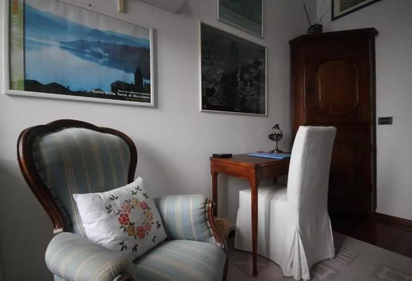 ペンション Zizzihome Bed And Breakfast