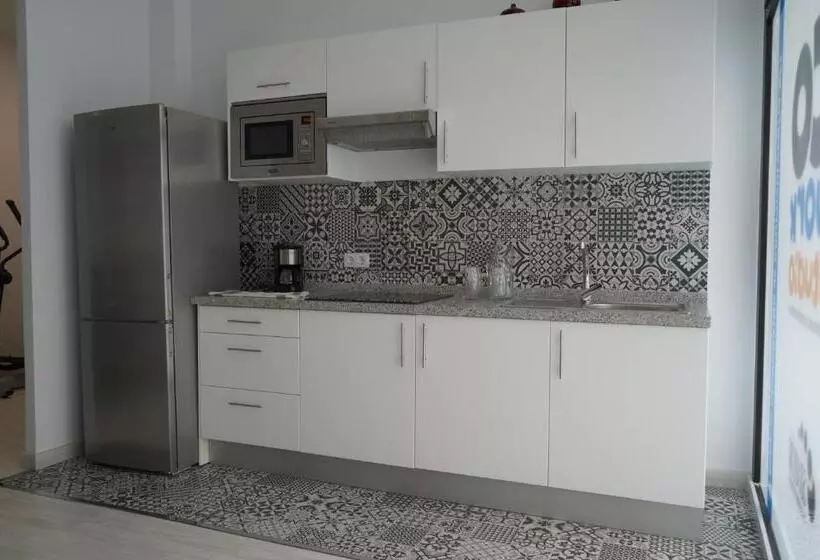 ユースホステル Coworking Studio