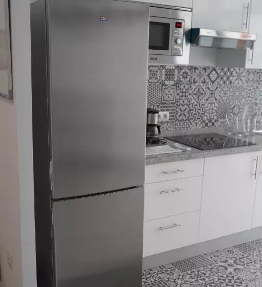 ユースホステル Coworking Studio