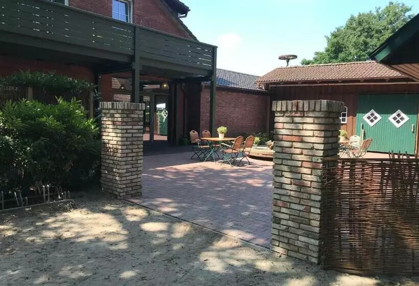 Majatalo Landcafé Neumann