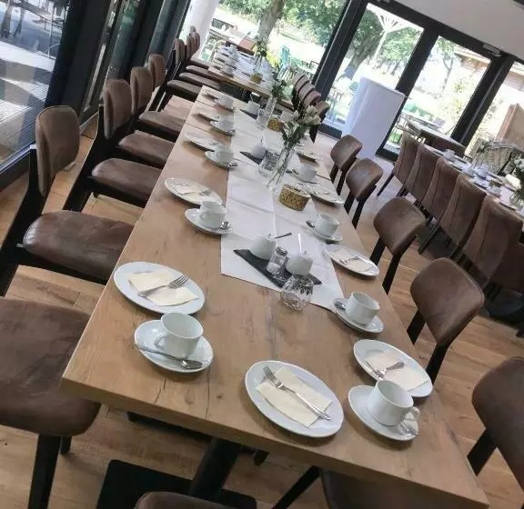 Majatalo Landcafé Neumann