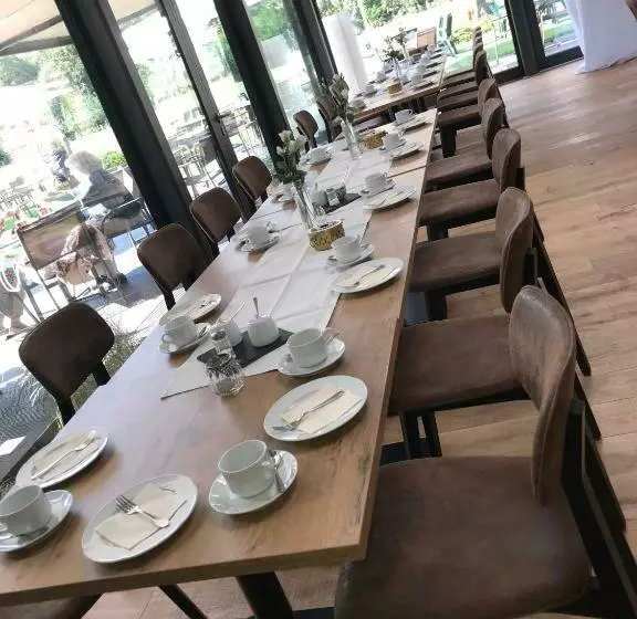 Majatalo Landcafé Neumann